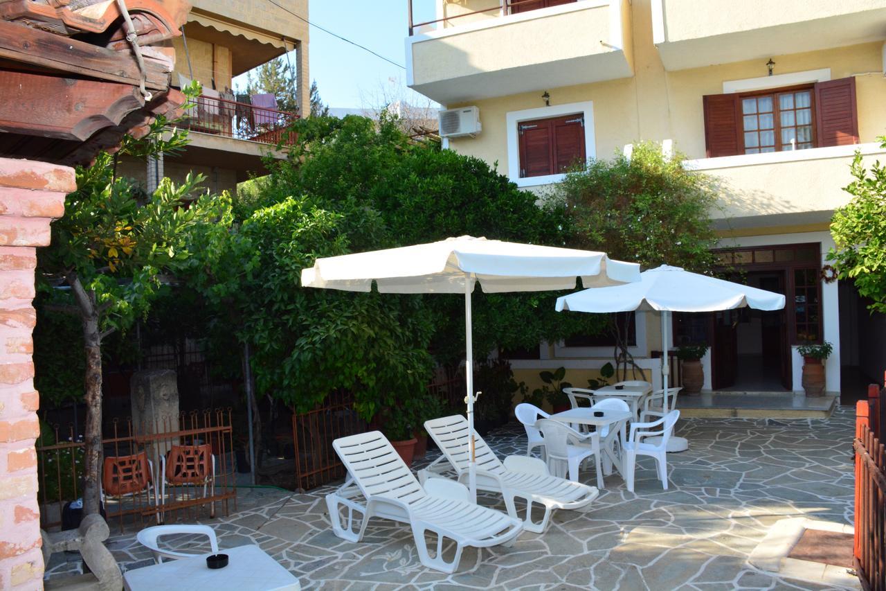 Voula Apartments Agia Marina  エクステリア 写真