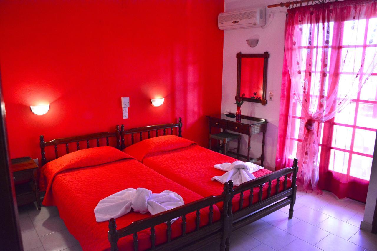 Voula Apartments Agia Marina  エクステリア 写真